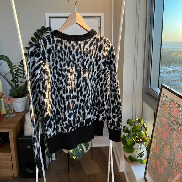 Banana Republic Animal Print Sweater - Picture 2 of 2